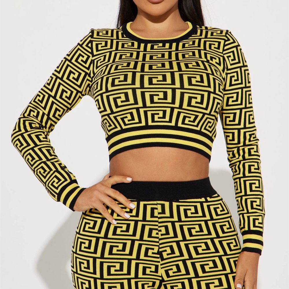 Fashion Nova Yellow and Black Patterned Crop Top